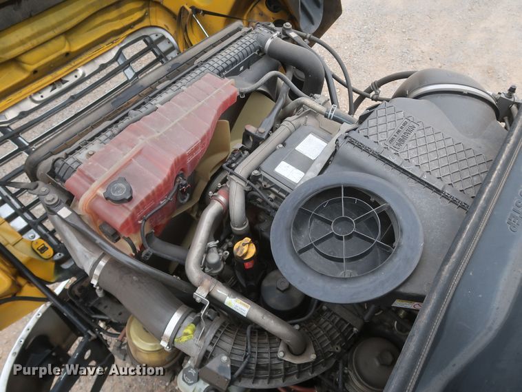 image for item KR9810 2017 Freightliner Cascadia 125  semi truck