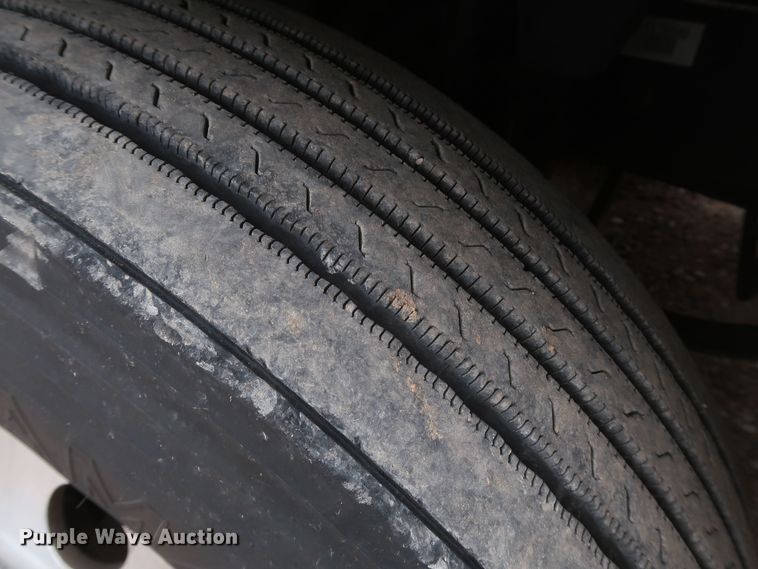 image for item KR9810 2017 Freightliner Cascadia 125  semi truck