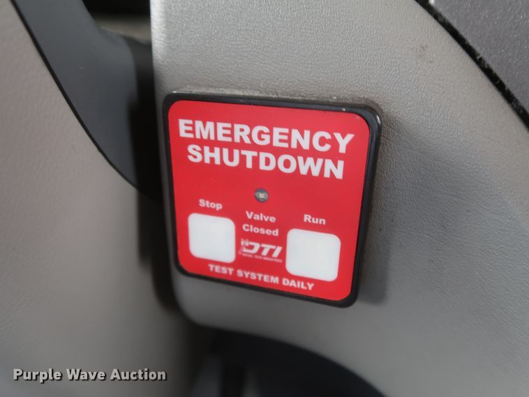 image for item KR9811 2015 Peterbilt 579  semi truck