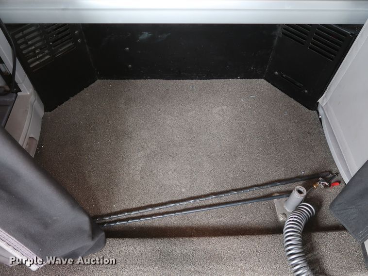 image for item KR9811 2015 Peterbilt 579  semi truck