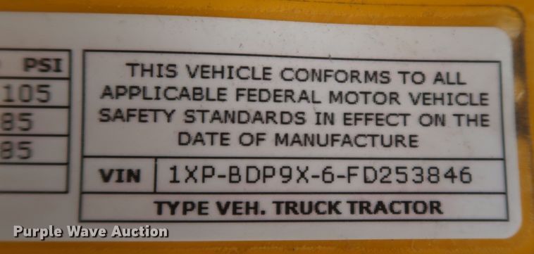 image for item KR9811 2015 Peterbilt 579  semi truck