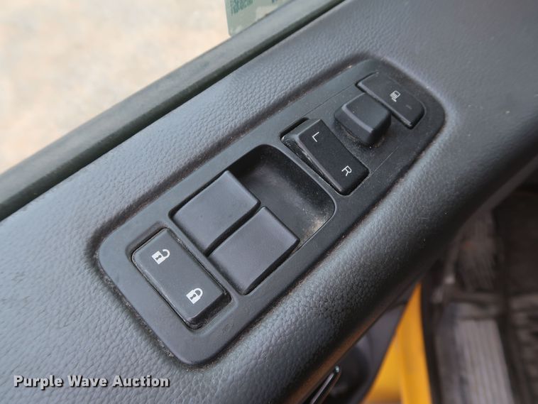 image for item KR9812 2016 Peterbilt 579  semi truck