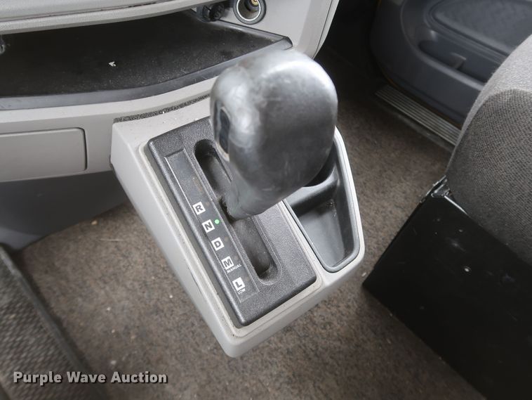 image for item KR9812 2016 Peterbilt 579  semi truck