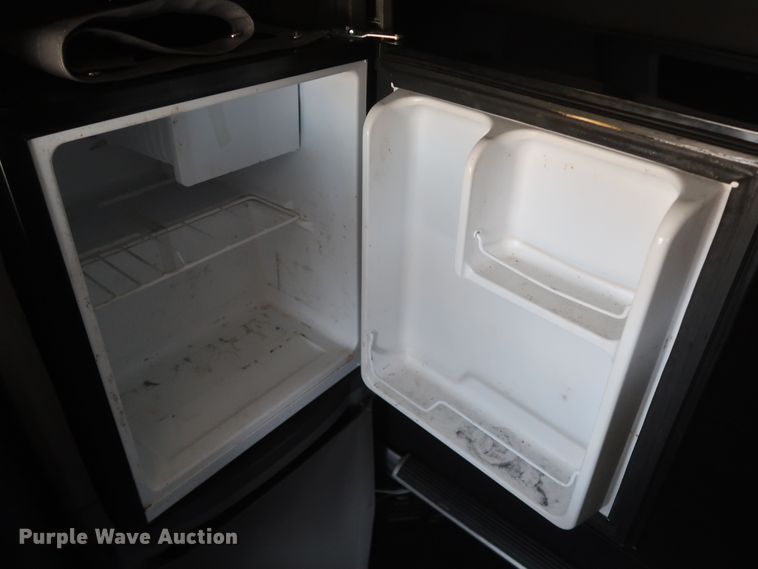 image for item KR9812 2016 Peterbilt 579  semi truck