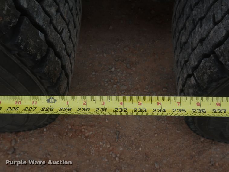 image for item KR9812 2016 Peterbilt 579  semi truck