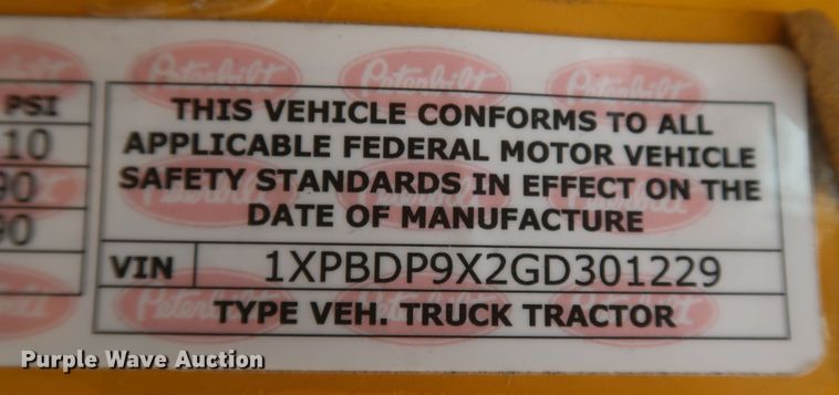 image for item KR9812 2016 Peterbilt 579  semi truck