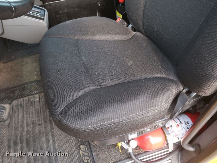 image for item KR9813 2016 Peterbilt 579  semi truck