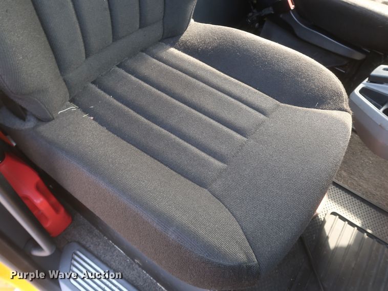 image for item KR9813 2016 Peterbilt 579  semi truck