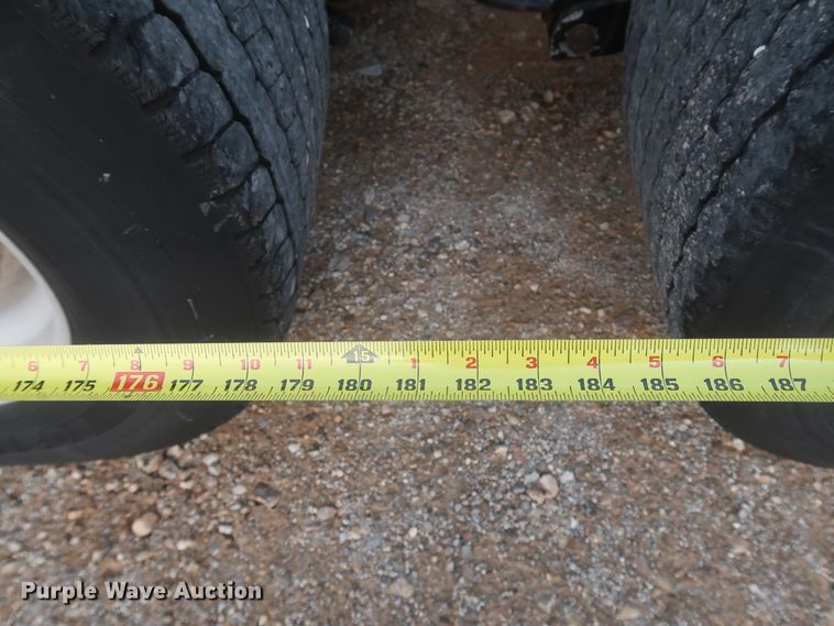 image for item KR9813 2016 Peterbilt 579  semi truck