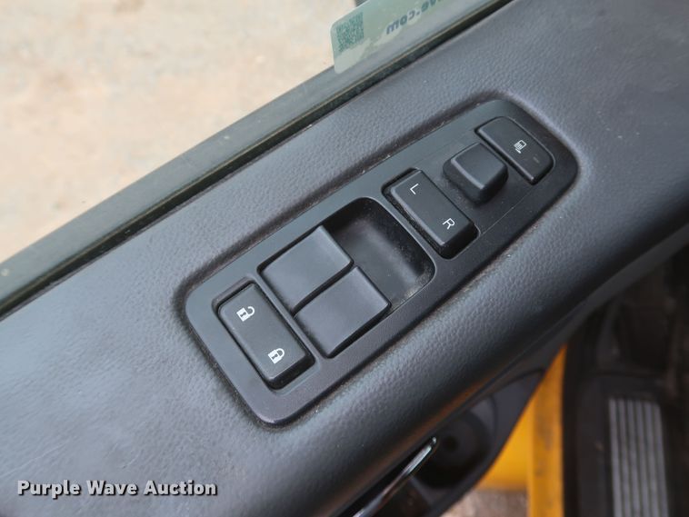 image for item KR9814 2016 Peterbilt 579  semi truck