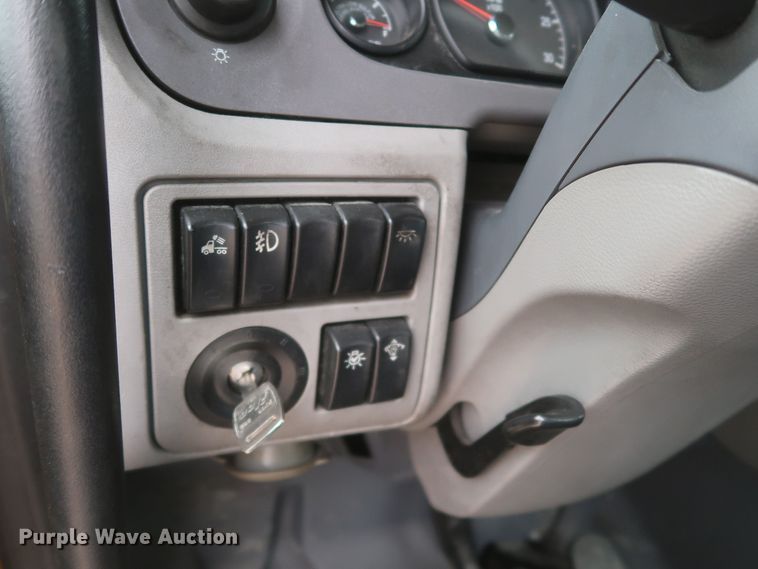 image for item KR9814 2016 Peterbilt 579  semi truck