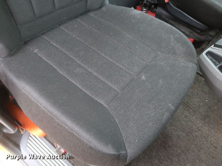 image for item KR9814 2016 Peterbilt 579  semi truck