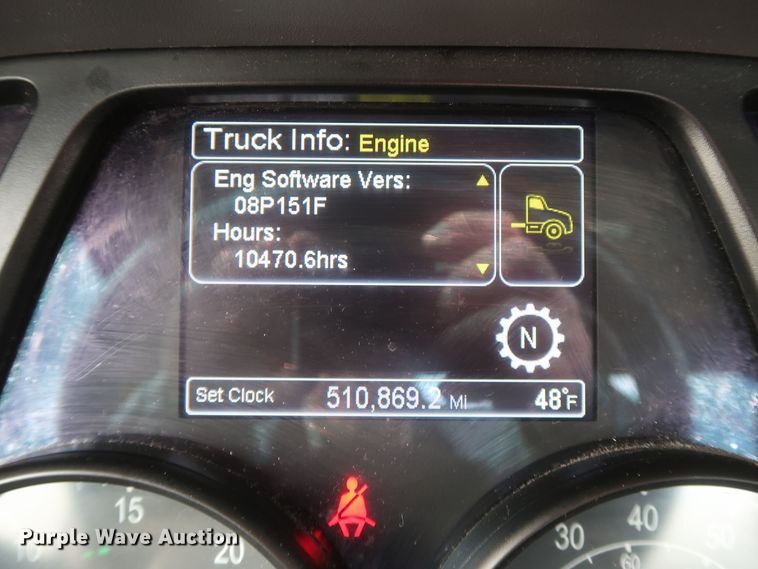 image for item KR9815 2016 Peterbilt 579  semi truck