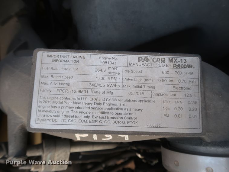 image for item KR9815 2016 Peterbilt 579  semi truck