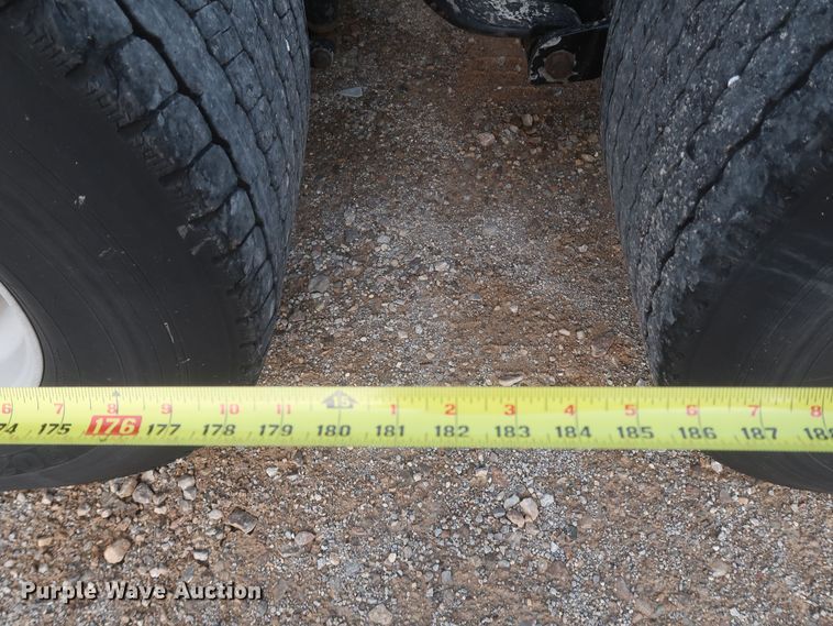 image for item KR9815 2016 Peterbilt 579  semi truck