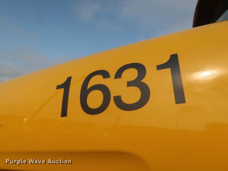 image for item KR9815 2016 Peterbilt 579  semi truck