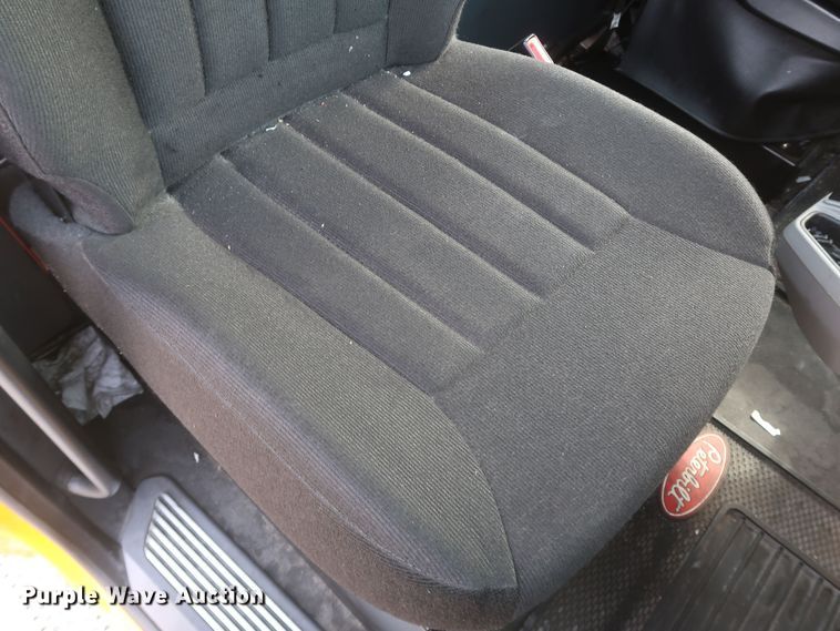 image for item KR9816 2017 Peterbilt 579  semi truck