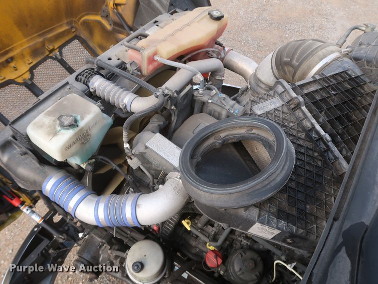 image for item KR9816 2017 Peterbilt 579  semi truck