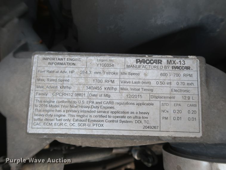 image for item KR9816 2017 Peterbilt 579  semi truck