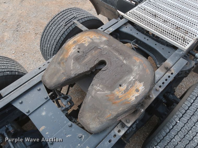 image for item KR9816 2017 Peterbilt 579  semi truck