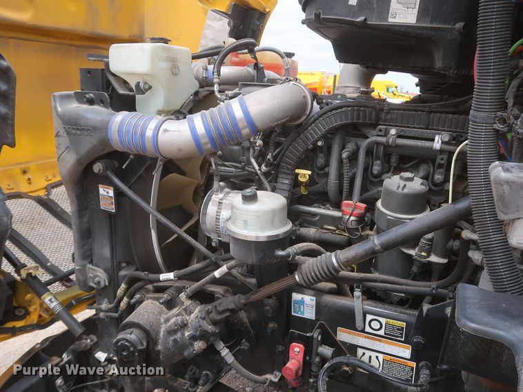 image for item KR9817 2017 Peterbilt 579  semi truck