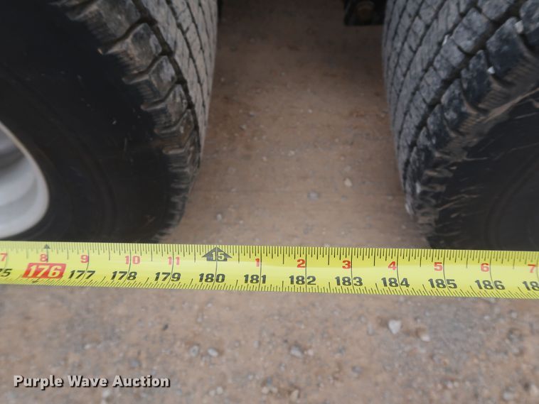 image for item KR9817 2017 Peterbilt 579  semi truck