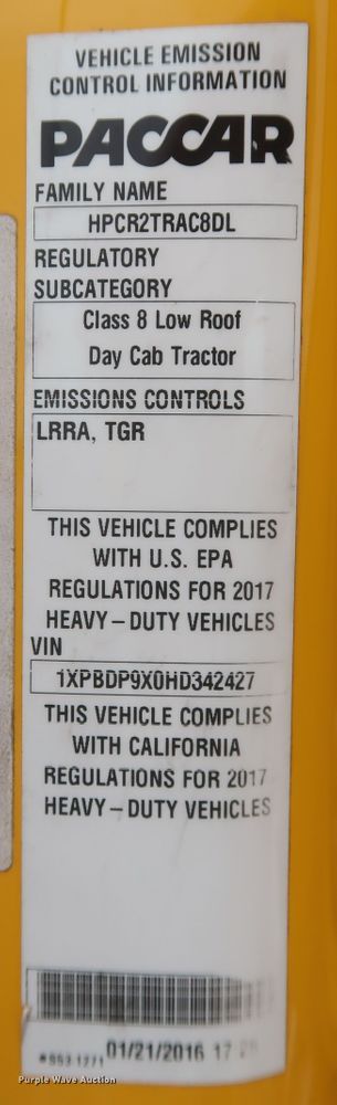 image for item KR9817 2017 Peterbilt 579  semi truck