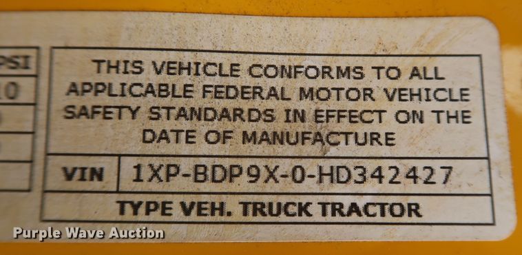 image for item KR9817 2017 Peterbilt 579  semi truck