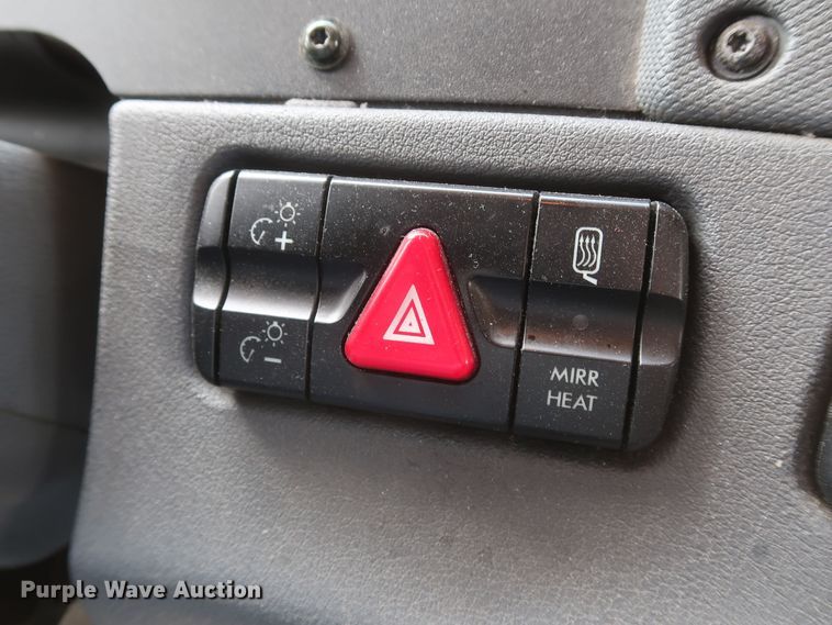 image for item KR9818 2017 Freightliner Cascadia 125  semi truck