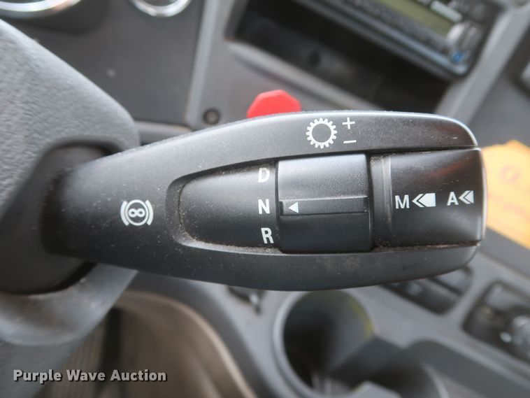 image for item KR9818 2017 Freightliner Cascadia 125  semi truck