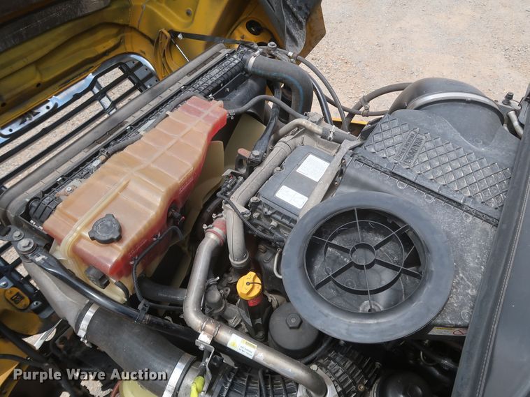 image for item KR9818 2017 Freightliner Cascadia 125  semi truck