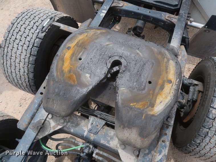 image for item KR9818 2017 Freightliner Cascadia 125  semi truck