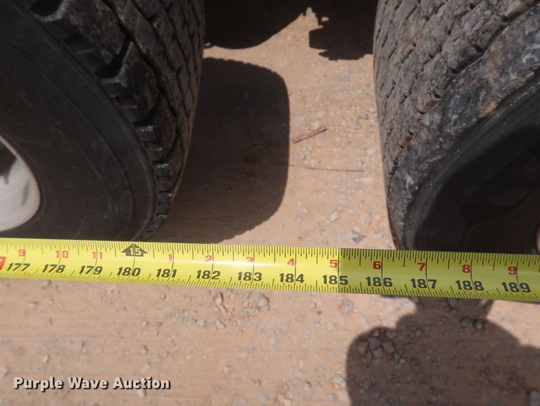 image for item KR9818 2017 Freightliner Cascadia 125  semi truck