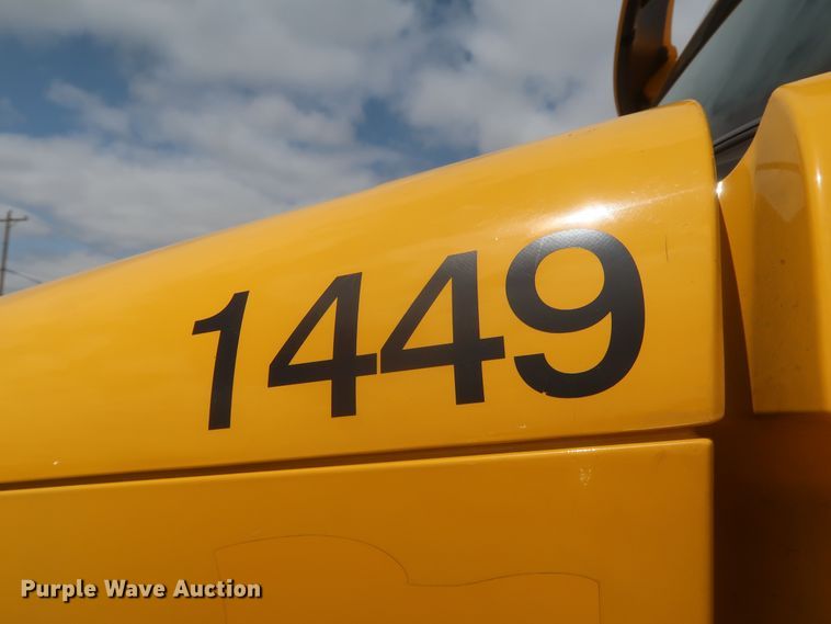 image for item KR9818 2017 Freightliner Cascadia 125  semi truck