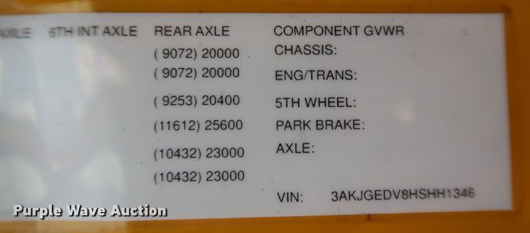 image for item KR9818 2017 Freightliner Cascadia 125  semi truck