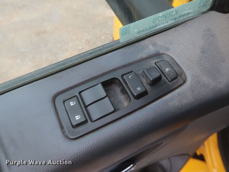 image for item KR9820 2017 Peterbilt 579  semi truck