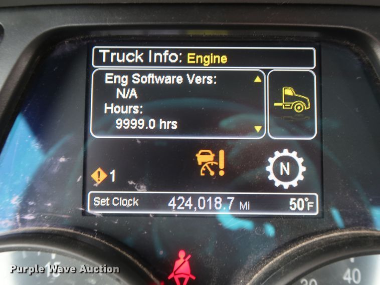 image for item KR9820 2017 Peterbilt 579  semi truck