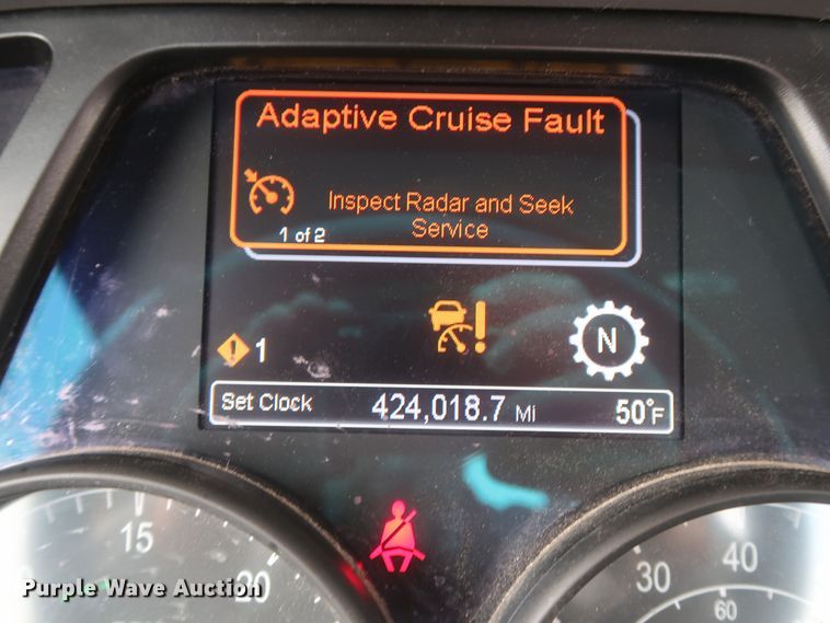 image for item KR9820 2017 Peterbilt 579  semi truck