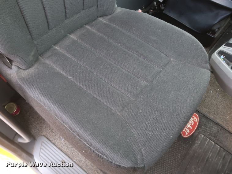 image for item KR9820 2017 Peterbilt 579  semi truck