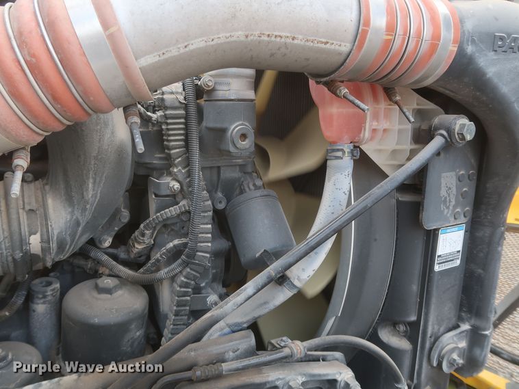 image for item KR9820 2017 Peterbilt 579  semi truck