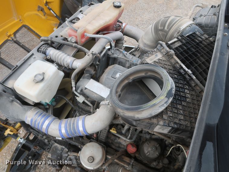 image for item KR9820 2017 Peterbilt 579  semi truck