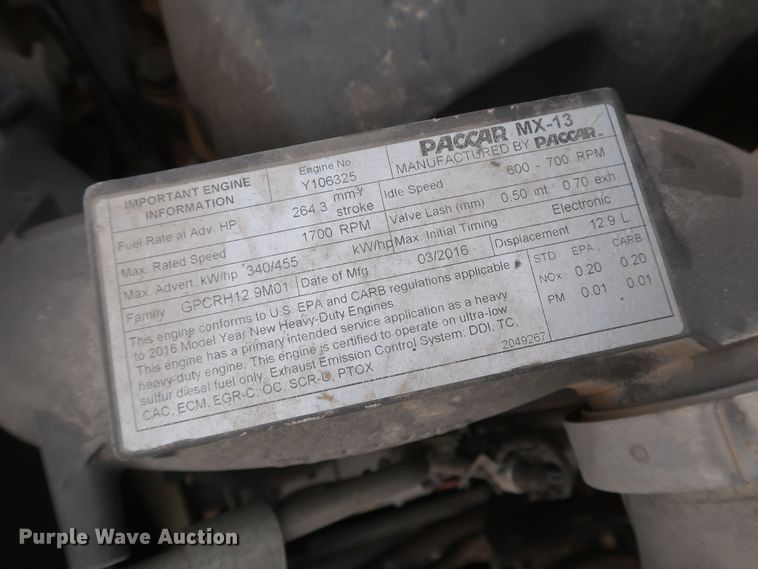 image for item KR9820 2017 Peterbilt 579  semi truck