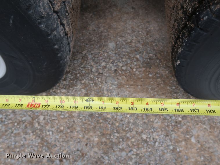 image for item KR9820 2017 Peterbilt 579  semi truck