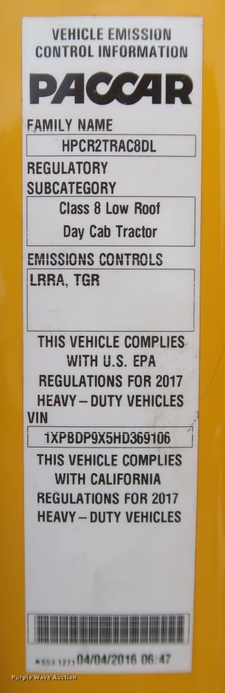 image for item KR9820 2017 Peterbilt 579  semi truck