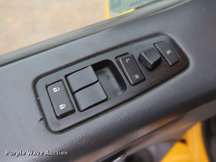 image for item KR9821 2017 Peterbilt 579  semi truck