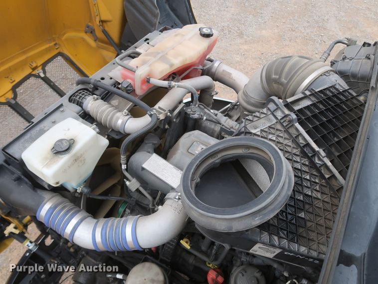 image for item KR9821 2017 Peterbilt 579  semi truck