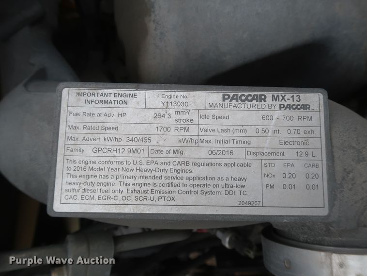 image for item KR9821 2017 Peterbilt 579  semi truck