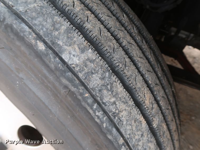 image for item KR9821 2017 Peterbilt 579  semi truck