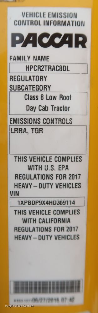 image for item KR9821 2017 Peterbilt 579  semi truck