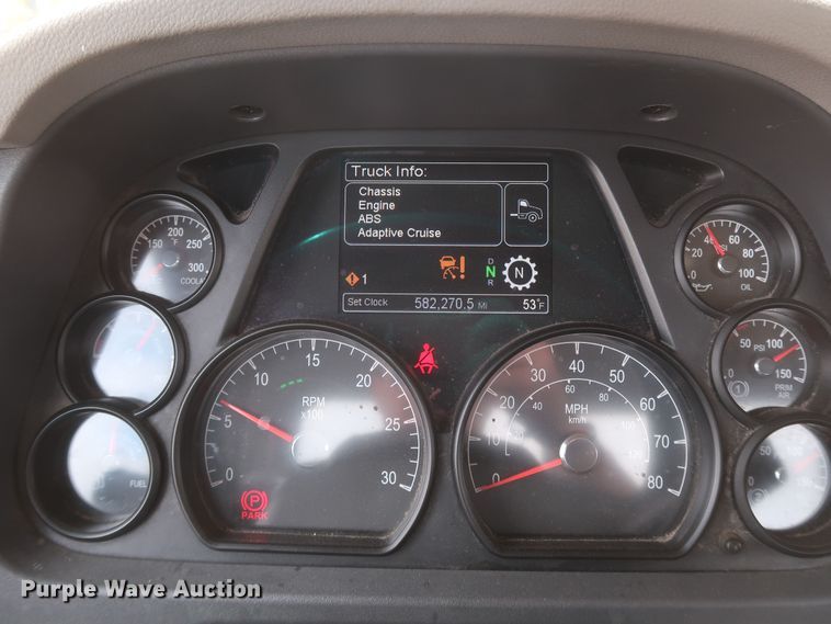 image for item KR9822 2019 Peterbilt 579  semi truck